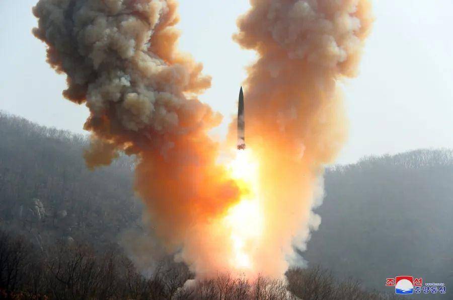 苹果保值版和公开版:突发！朝鲜用垂直发射井试射短程弹道导弹，世界上堪称前所未有！