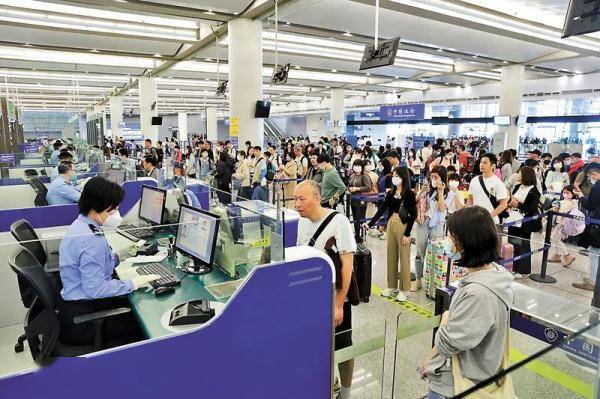 香港手机:港人假期“北上”旅游 这些内地APP下载量飙升